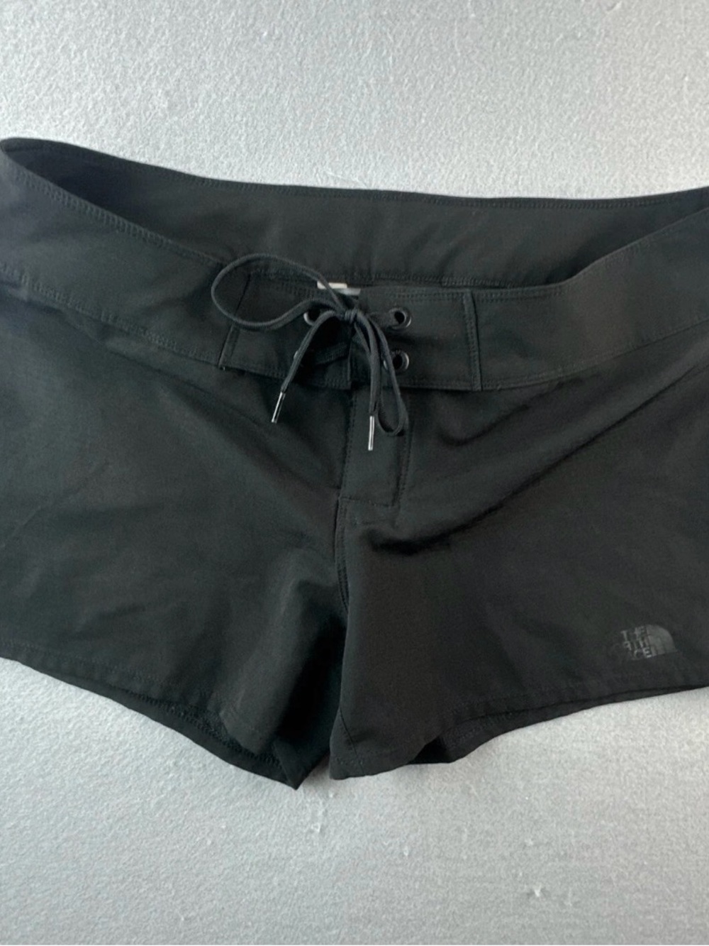 North Face women’s SZ 6 outdoors shorts